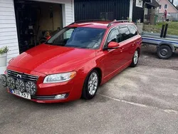 Röd Begagnad 2014 Volvo V70 Momentum Kombi | 135 000 kr (Marknadspris)