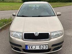 Brun Begagnad 2006 Skoda Fabia Halvkombi | 15 000 kr (Bra pris)