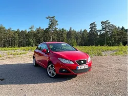 Röd Begagnad 2010 Seat Ibiza Sport Halvkombi | 35 000 kr (Superpris)