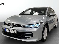 Silver (oyster silver metallic) Begagnad 2025 VW Golf VIII Life Kombi | 309 900 kr (Marknadspris)