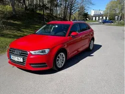 Röd Begagnad 2015 Audi A3 Sportback Attraction Halvkombi | 105 000 kr (Marknadspris)