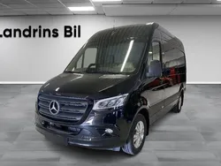 Svart (svart metallic obsidansvart) Ny 2025 Mercedes Sprinter Van | 748 750 kr (Marknadspris)