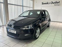 Svart Begagnad 2014 VW Polo Comfortline Halvkombi | 89 900 kr (Marknadspris)