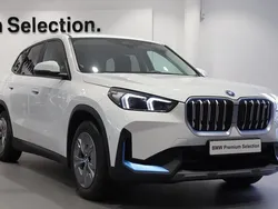 Vit Begagnad 2022 BMW iX1 Comfort Edition SUV | 439 000 kr (Superpris)