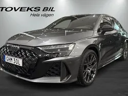 Grå (daytonagrå pärleffekt) Ny 2025 Audi RS3 Sportback Sport Halvkombi | 829 900 kr (Bra pris)