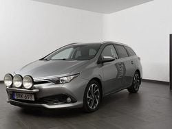 Ljusgrå Begagnad 2016 Toyota Auris Touring Sports Active Kombi | 109 800 kr (Marknadspris)