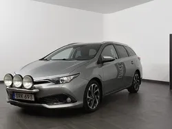 Ljusgrå Begagnad 2016 Toyota Auris Touring Sports Active Kombi | 109 800 kr (Marknadspris)