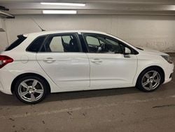 Vit Begagnad 2013 Citroën C4 Halvkombi | 42 500 kr (Bra pris)