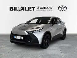 Silver (silver metallic) Begagnad 2024 Toyota C-HR SUV | 419 000 kr (Marknadspris)