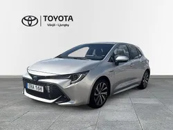 Silver Begagnad 2020 Toyota Corolla Hybrid Style Halvkombi | 249 000 kr (Marknadspris)