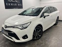 Vit Begagnad 2018 Toyota Avensis Kombi | 169 900 kr (Marknadspris)