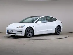 Vit (pärlvit) Begagnad 2021 Tesla Model 3 Long Range Sedan | 275 000 kr (Marknadspris)