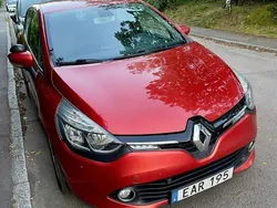 Röd Begagnad 2015 Renault Clio IV Halvkombi | 60 000 kr (Bra pris)