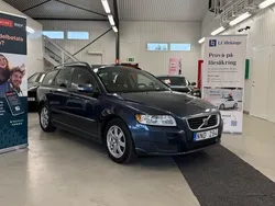 Blå Begagnad 2008 Volvo V50 Kinetic Kombi | 44 900 kr (Marknadspris)