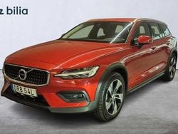 Röd Begagnad 2020 Volvo V60 CC Kombi | 289 000 kr (Marknadspris)