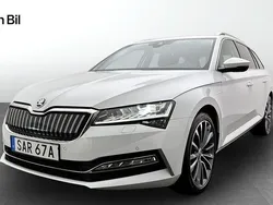 Vit (moon white metallic) Begagnad 2023 Skoda Superb LAURIN & KLEMENT Kombi | 379 900 kr (Lite dyr)