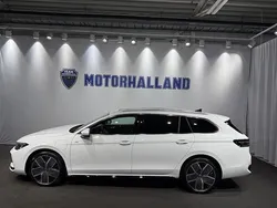 Mörkgrå Ny 2024 VW Passat Edition Kombi | 539 900 kr (Bra pris)