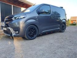 Grå Begagnad 2017 Toyota Proace Van | 95 000 kr
