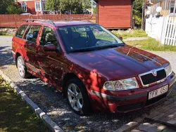 Röd Begagnad 2002 Skoda Octavia Tour Kombi | 13 500 kr (Superpris)