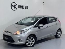 Grå Begagnad 2012 Ford Fiesta Titanium Halvkombi | 59 900 kr (Marknadspris)