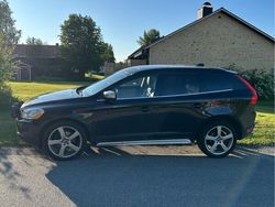 Svart Begagnad 2013 Volvo XC60 R-Design SUV | 160 000 kr (Bra pris)