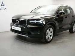 Svart Begagnad 2022 Volvo XC40 Momentum SUV | 299 900 kr (Superpris)