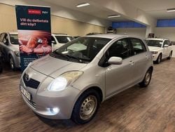 Silver Begagnad 2006 Toyota Yaris Halvkombi | 39 900 kr (Marknadspris)