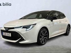 Vit Begagnad 2020 Toyota Corolla Hybrid Halvkombi | 239 900 kr
