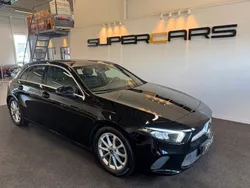 Svart Begagnad 2018 Mercedes A180 Halvkombi | 228 000 kr (Bra pris)