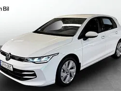 Vit Begagnad 2024 VW Golf VIII Edition Halvkombi | 279 800 kr (Marknadspris)