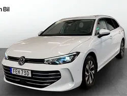 Vit Begagnad 2024 VW Passat Business Kombi | 345 900 kr (Lite dyr)