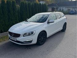 Vit Begagnad 2018 Volvo V60 Momentum Kombi | 65 000 kr