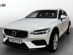 Vit Begagnad 2019 Volvo V60 CC Momentum Kombi | 309 000 kr (Lite dyr)