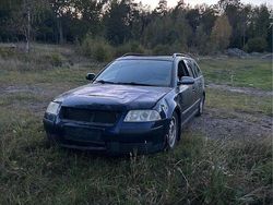 Blå Begagnad 2003 VW Passat Trendline Kombi | 2 200 kr (Superpris)