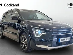 Svart (black) Begagnad 2023 Kia Niro Advance SUV | 349 900 kr (Marknadspris)