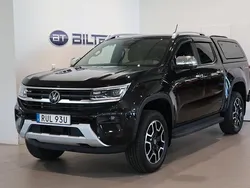 Svart (midnight black metallic) Begagnad 2023 VW Amarok Style Pickup | 699 900 kr (Marknadspris)