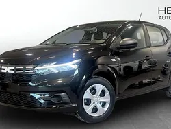 Svart (black) Ny 2025 Dacia Sandero Essentiel Halvkombi | 169 000 kr (Superpris)