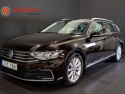Brun Begagnad 2020 VW Passat GTE Kombi | 209 900 kr (Marknadspris)