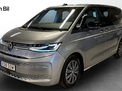 Blå (mono silver metallic) Begagnad 2022 VW Multivan Style Minibuss | 599 000 kr (Marknadspris)