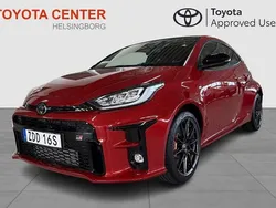 Röd Begagnad 2023 Toyota Yaris Halvkombi | 479 900 kr (Dyr)