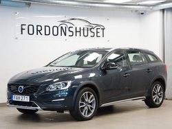 Grå Begagnad 2018 Volvo V60 CC Standard Kombi | 229 900 kr (Marknadspris)