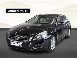 Svart Begagnad 2011 Volvo V60 Momentum Kombi | 109 000 kr (Marknadspris)