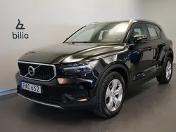 Svart Begagnad 2022 Volvo XC40 Momentum SUV | 309 500 kr (Bra pris)