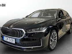 Svart (ebony black metallic) Ny 2025 Skoda Superb LAURIN & KLEMENT Kombi | 535 000 kr (Lite dyr)