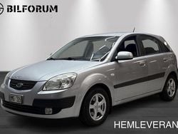 Silver Begagnad 2007 Kia Rio Halvkombi | 47 800 kr (Lite dyr)