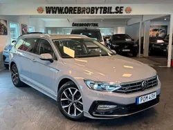 Grå Begagnad 2022 VW Passat R-line Kombi | 279 500 kr (Marknadspris)