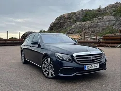 Blå Begagnad 2017 Mercedes E400 Exclusive Kombi | 329 999 kr (Marknadspris)