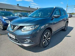 Mörkblå Begagnad 2015 Nissan X-Trail SUV | 109 900 kr (Marknadspris)