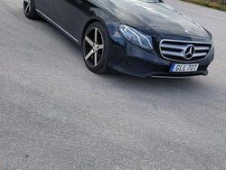 Svart Begagnad 2017 Mercedes E220 Kombi | 115 000 kr