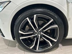 Vit Begagnad 2021 Volvo V90 R-Design Pro Kombi | 409 900 kr (Marknadspris)
